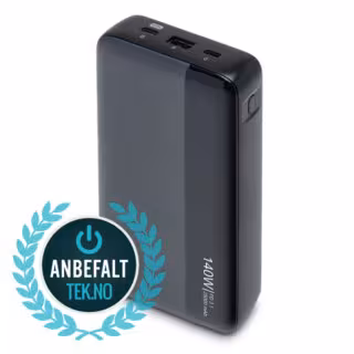 Svart Linocell powerbank med 10 000 mAh kapacitet och USB-C/USB-A-portar, liggande pÄ vit bakgrund.